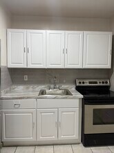 2484 SW 10th St, Unit #4 in Miami, FL - Building Photo - Building Photo