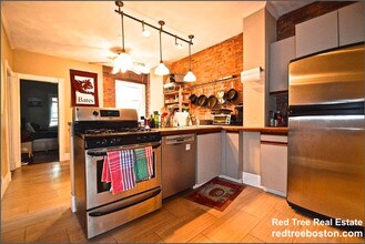 1793 Beacon St, Unit PH5 in Brookline, MA - Building Photo - Building Photo