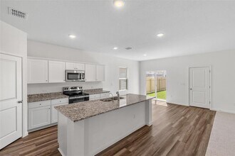 140 Mullen Wy in Taylor, TX - Building Photo - Building Photo