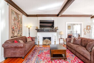 406 NE 7th Ave in Gainesville, FL - Foto de edificio - Building Photo