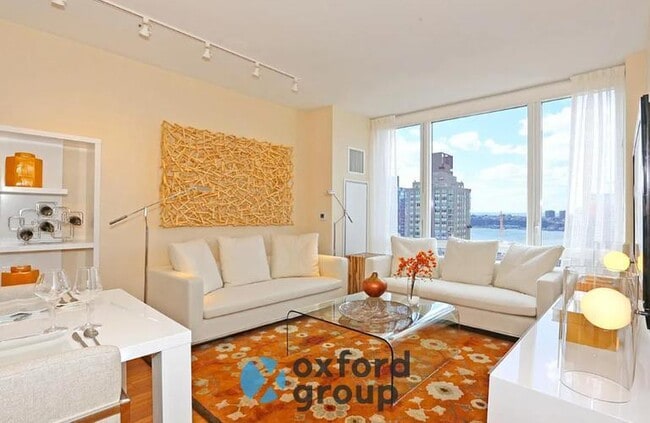 property at 162 W 62nd St