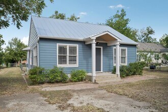 308 Taylor Rd in Elgin, TX - Building Photo - Building Photo