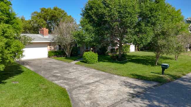 1360 Dorothy Dr in Clearwater, FL - Building Photo - Building Photo