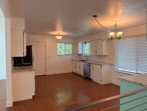 9062 Daybreak Dr in Sandy, UT - Building Photo - Building Photo