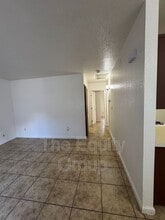 1423 E Douglas Ave in Visalia, CA - Building Photo - Building Photo