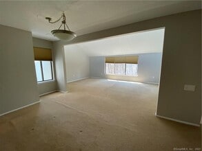 7 Redwood Ln in Ridgefield, CT - Building Photo - Building Photo