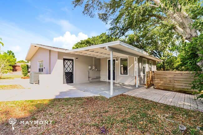1429 S Evergreen Ave in Clearwater, FL - Foto de edificio - Building Photo