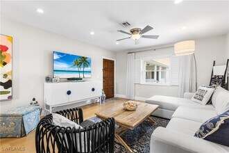 940 3rd St S in Naples, FL - Building Photo - Building Photo