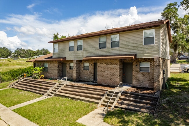 Bentley Villas in Leesburg, FL - Foto de edificio - Primary Photo