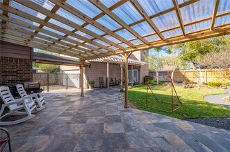 603 Chedworth Dr in Houston, TX - Foto de edificio - Building Photo