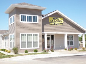 Fair Acre Townhomes in Oshkosh, WI - Building Photo - Building Photo