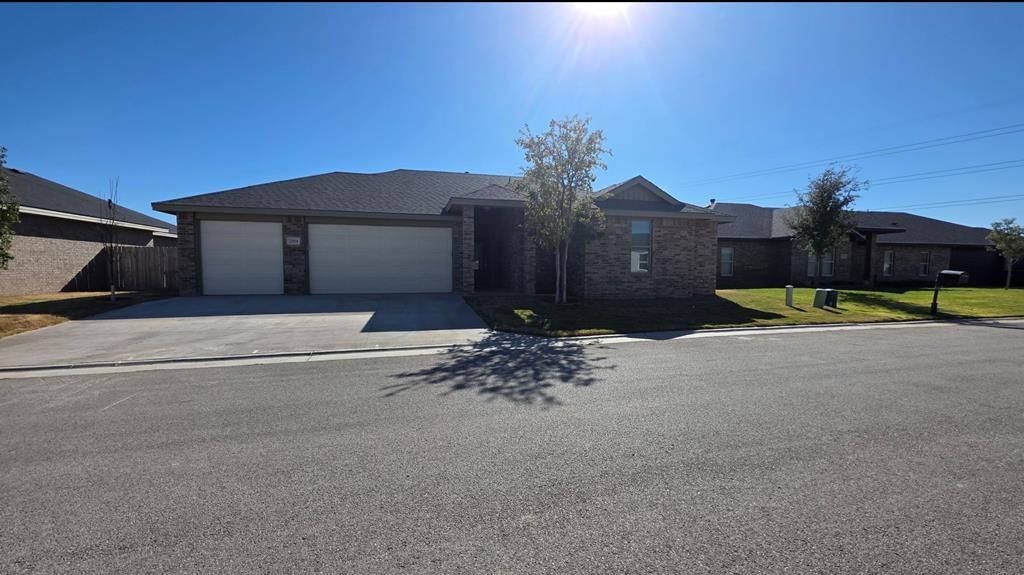 2504 Beachwood St in Midland, TX - Building Photo