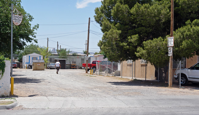 7126 Dale Rd in El Paso, TX - Foto de edificio - Building Photo