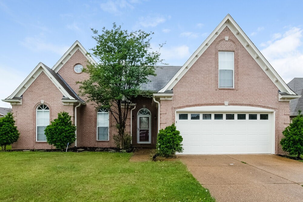 5019 Sawyer Lake Dr in Arlington, TN - Foto de edificio