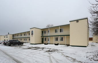 Six Nations Square in Utica, NY - Building Photo - Building Photo