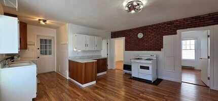 14 Orient St in Worcester, MA - Building Photo - Building Photo
