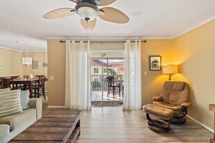 3585 41st Way S, Unit 46E in St. Petersburg, FL - Building Photo