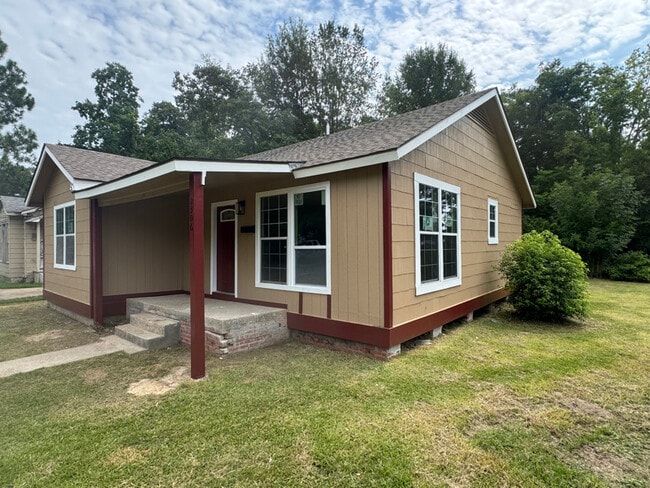 2306 N 37th St in Baton Rouge, LA - Building Photo - Building Photo