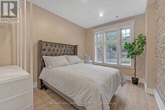 216 Seaton St in Toronto, ON - Building Photo - Building Photo