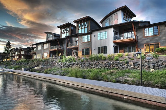 2090 W Bellerive Ln in Coeur d'Alene, ID - Building Photo - Building Photo