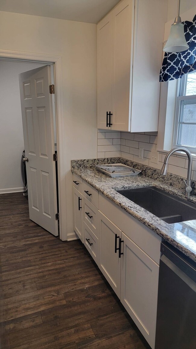 1056 Jacksons Valley Rd in Nashville, TN - Building Photo - Building Photo