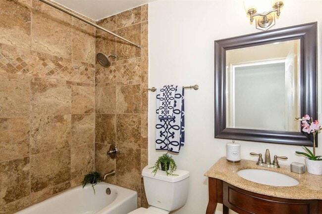 15219 Faysmith Ave in Gardena, CA - Foto de edificio - Building Photo