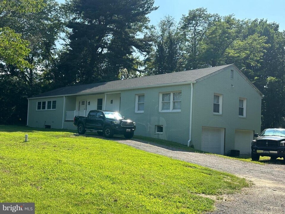 23925 Colton Point Rd in Clements, MD - Building Photo