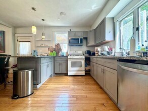 30 Lincoln Rd in Newton, MA - Building Photo - Building Photo