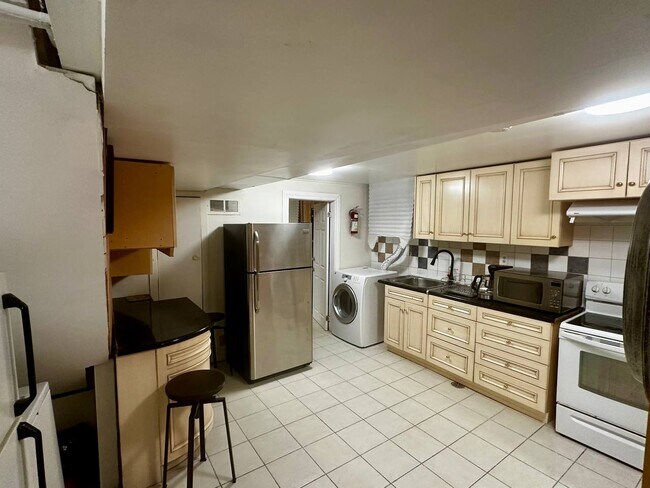 27 Barberry Pl in Toronto, ON - Building Photo - Building Photo