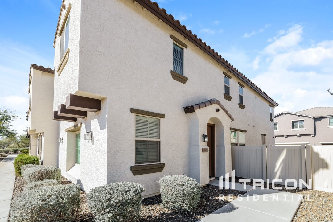 12585 W Lindbergh Dr in Peoria, AZ - Building Photo