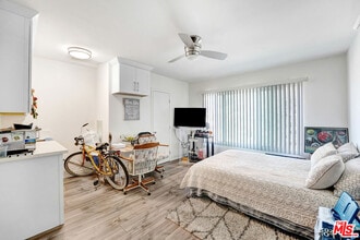 1740 Hauser Blvd in Los Angeles, CA - Building Photo - Building Photo