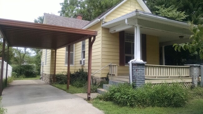 1602 W Short Ave in Independence, MO - Building Photo - Building Photo