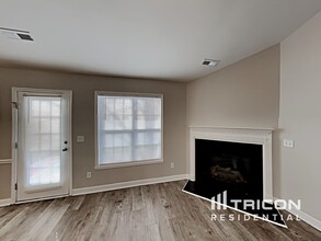 4586 Woodway Dr in Kernersville, NC - Building Photo - Building Photo