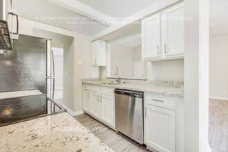 2725 Rochford Ct in Jacksonville, FL - Building Photo - Building Photo