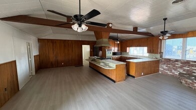 1000 E Hosking Ave in Bakersfield, CA - Building Photo - Building Photo