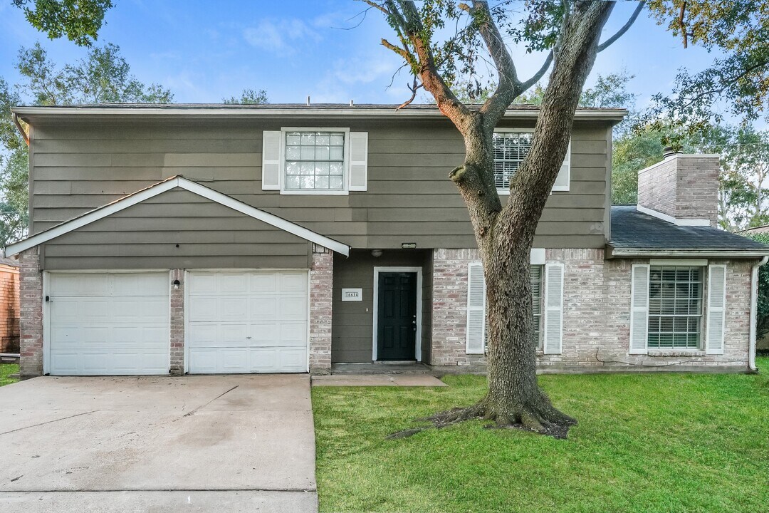 16614 Stonerun in Houston, TX - Building Photo