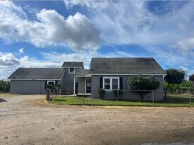 22255 Floral Ave in Dinuba, CA - Building Photo