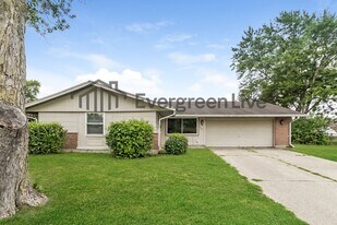 5862 Brandt Pike in Dayton, OH - Building Photo