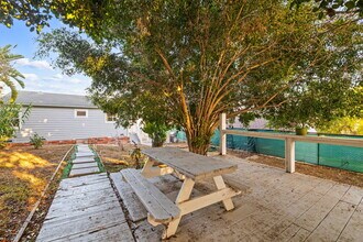 1326 Dorcas St in San Diego, CA - Building Photo - Building Photo