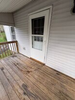 633 Main St in Tobyhanna, PA - Building Photo