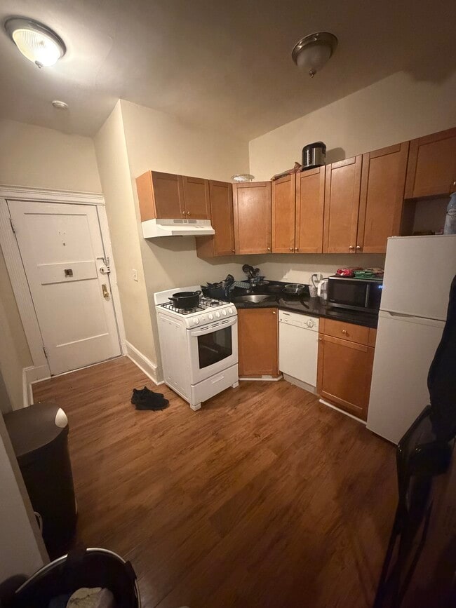 38 Hemenway St, Unit 43 in Boston, MA - Foto de edificio - Building Photo