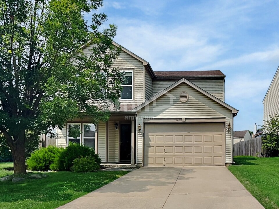 14414 Refreshing Garden Ln in Fishers, IN - Building Photo