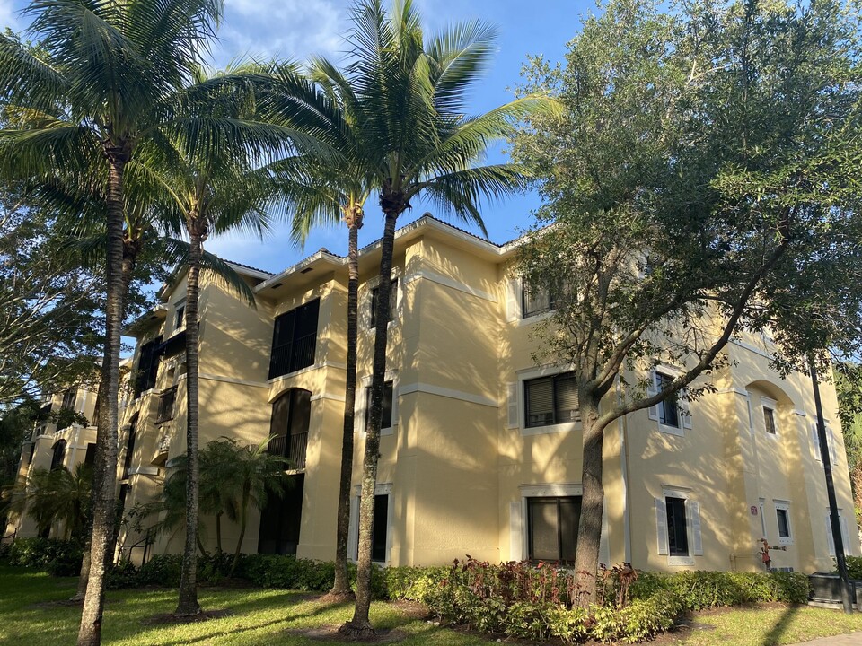 2730 Anzio Ct in Palm Beach Gardens, FL - Building Photo