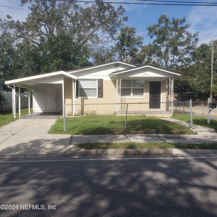 2203 W 13th St in Jacksonville, FL - Building Photo