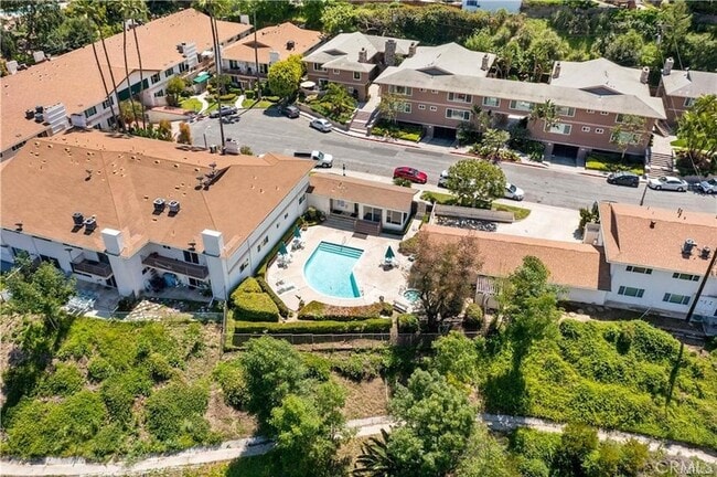 1360 Shadow Ln in Fullerton, CA - Building Photo - Building Photo