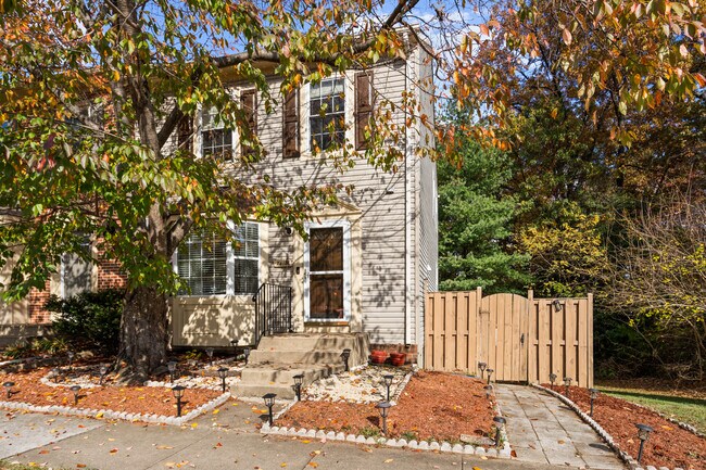 7417 Wilma Ln in Lorton, VA - Building Photo - Building Photo