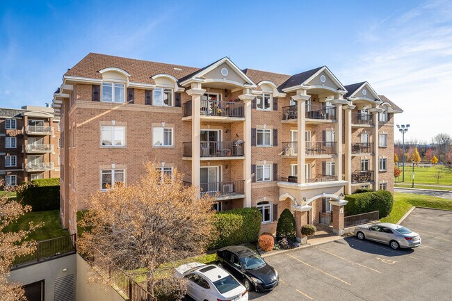 3135 Ernest-Hemingway Av in St. Laurent, QC - Building Photo - Building Photo