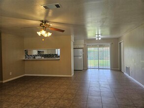 207 Shadow Oaks Dr in Conroe, TX - Building Photo - Building Photo