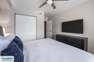 10200 Falcon Pine Blvd in Orlando, FL - Foto de edificio - Building Photo