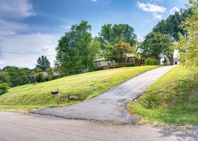 4809 Lynn Dr in Nashville, TN - Building Photo - Building Photo